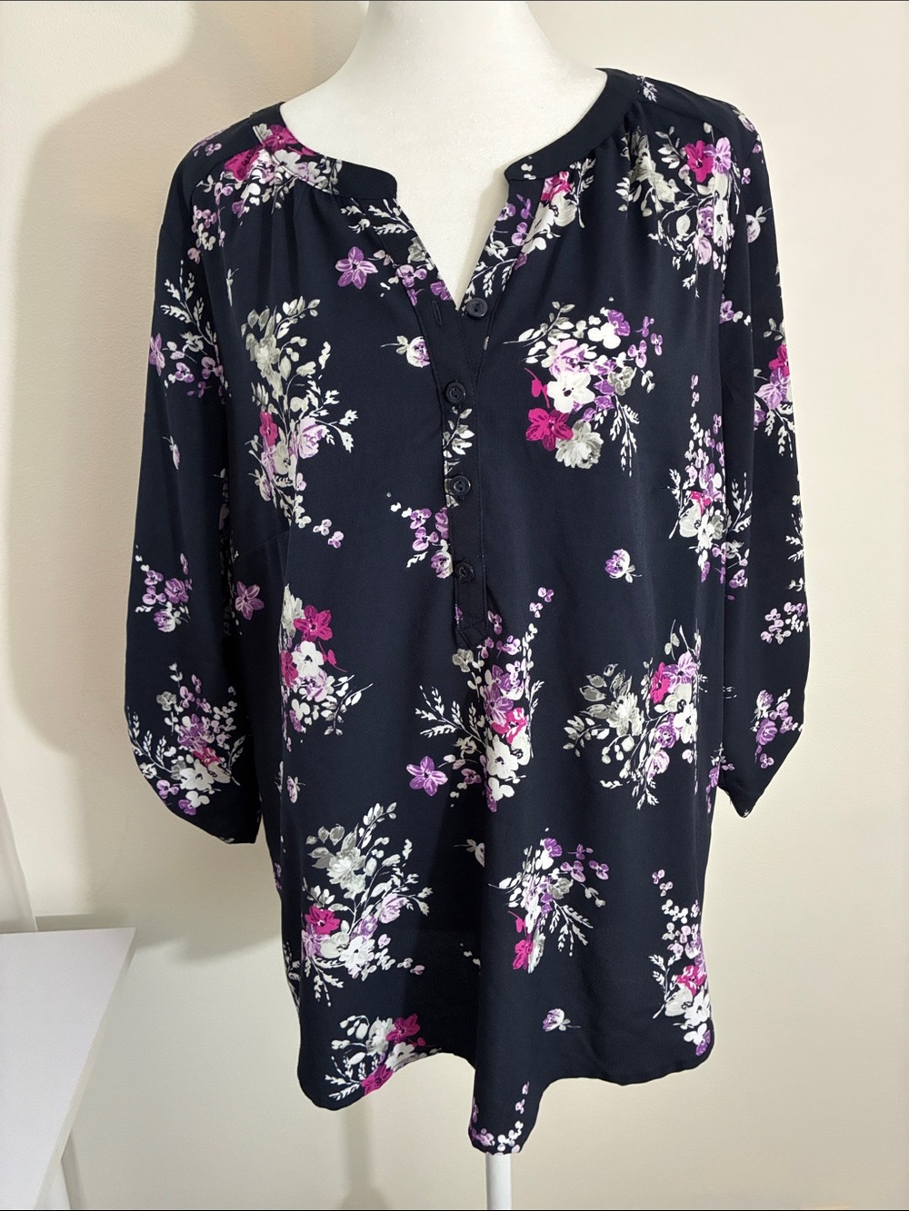Croft & Barrow Floral Split-Neck Blouse - Navy with Pink & White Flowers L